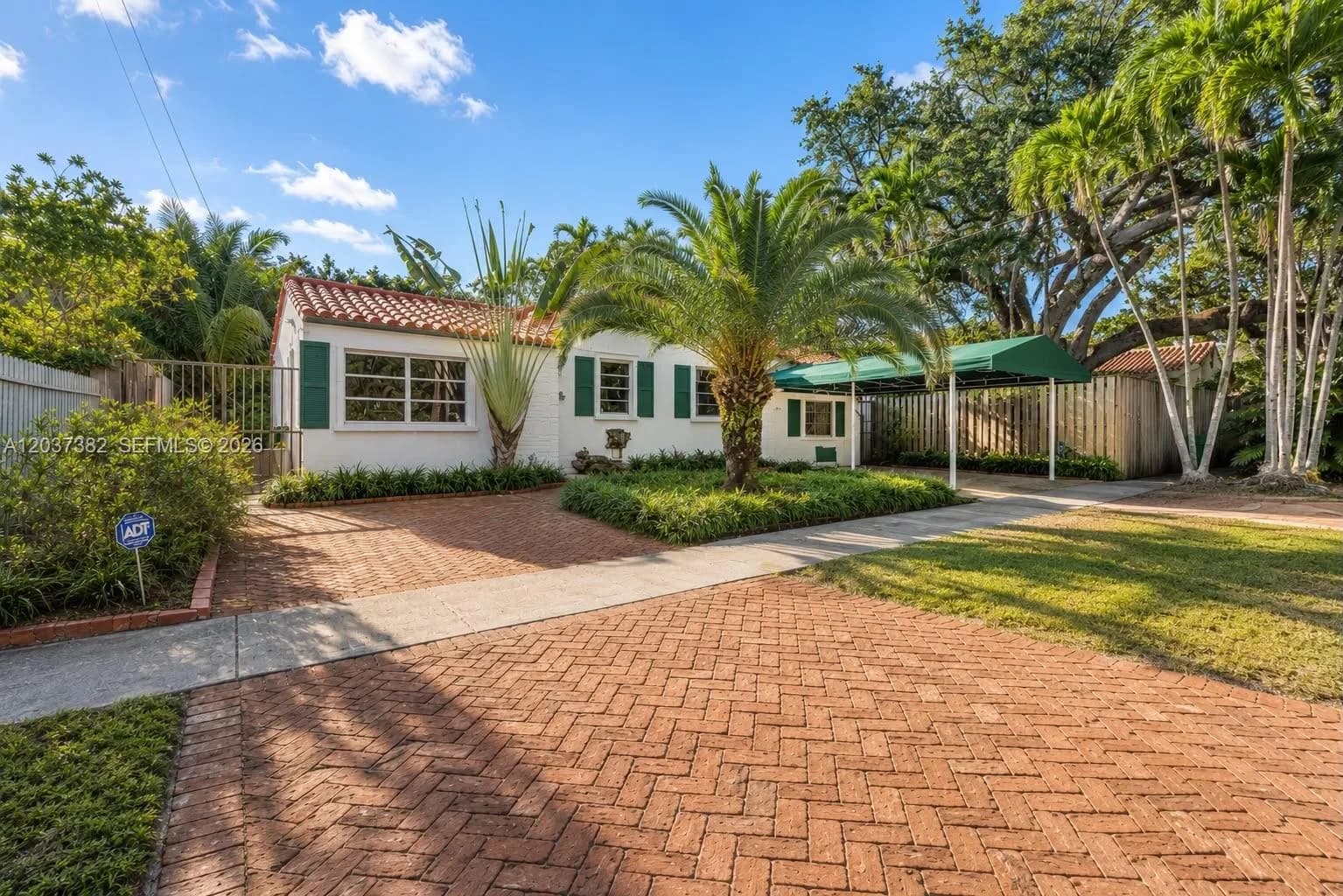 2550 Trapp Ave, Miami, FL 33133