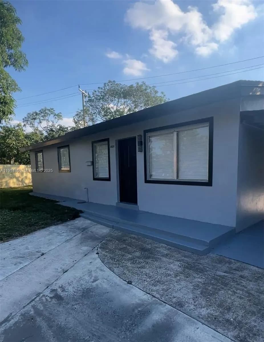 3820 SW 16th St, Fort Lauderdale, FL 33312