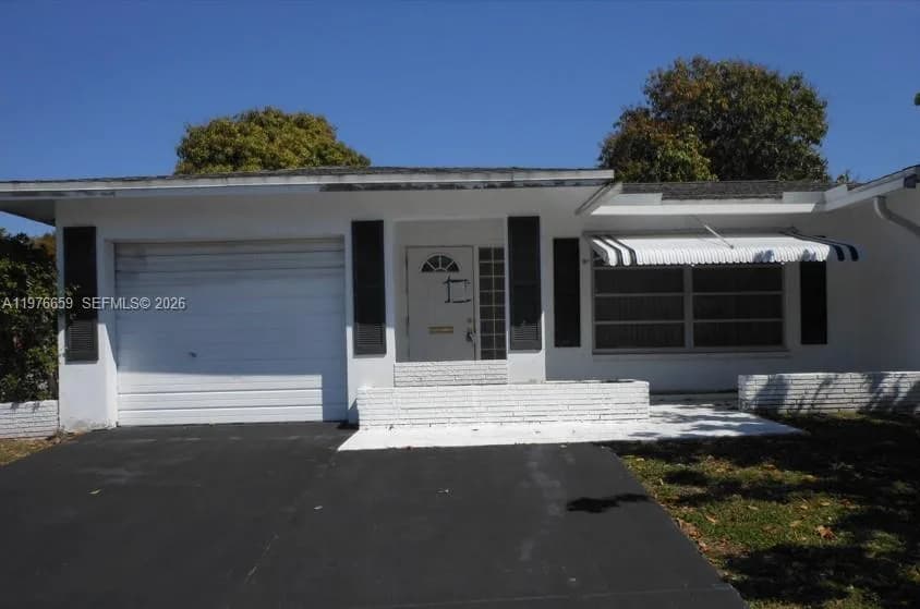 4955 NW 55th St, Tamarac FL 33319