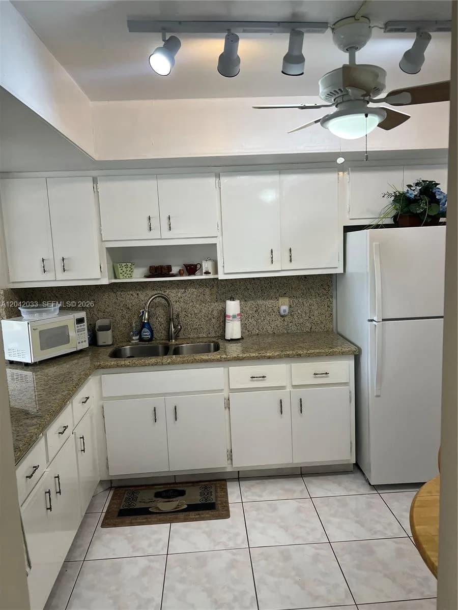 1351 NE Miami Gardens Dr # 222E, Miami, FL 33179