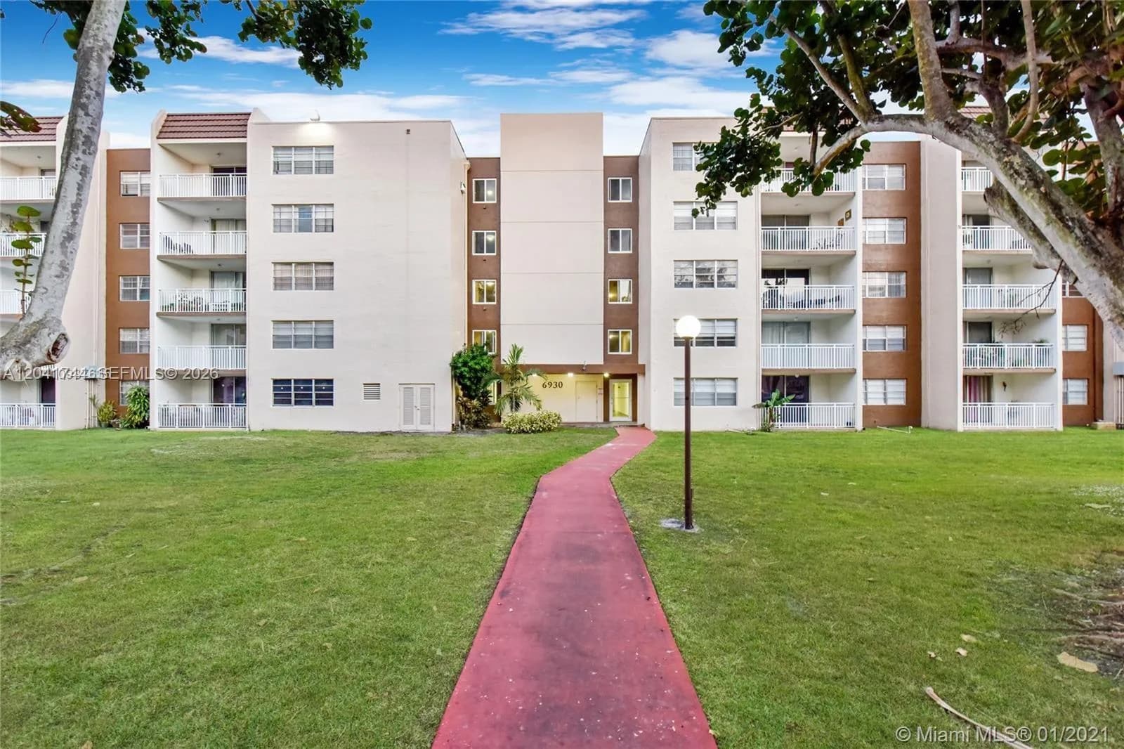 6930 Miami Gardens Dr # 1-209, Hialeah FL 33015