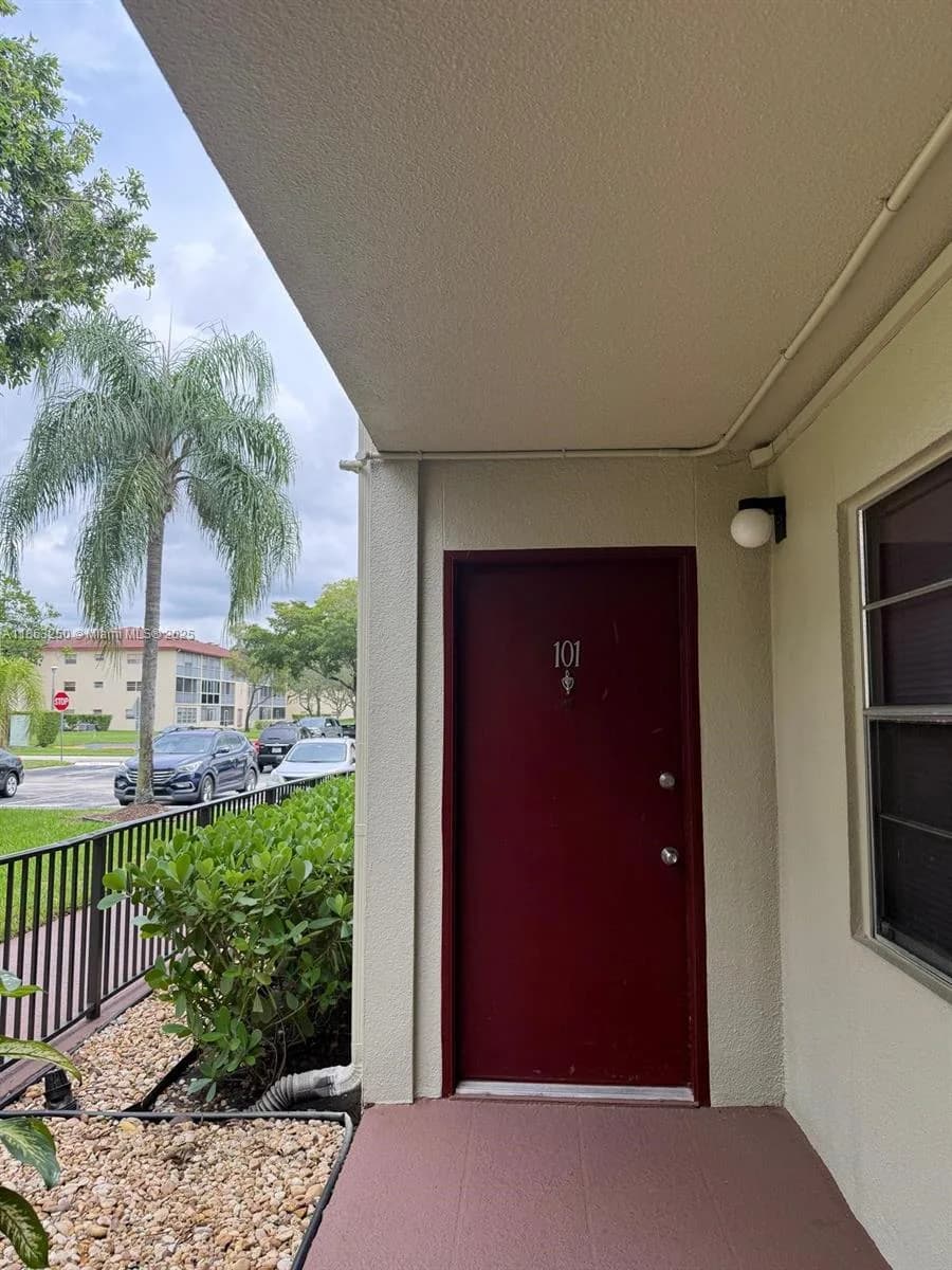 150 SW 134th Way # 101R, Pembroke Pines FL 33027
