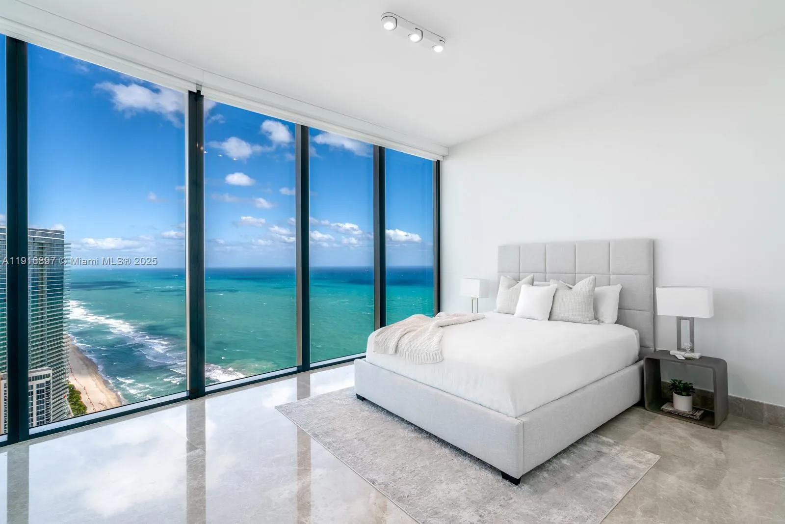 18555 Collins Ave # 5105, Sunny Isles Beach, FL 33160