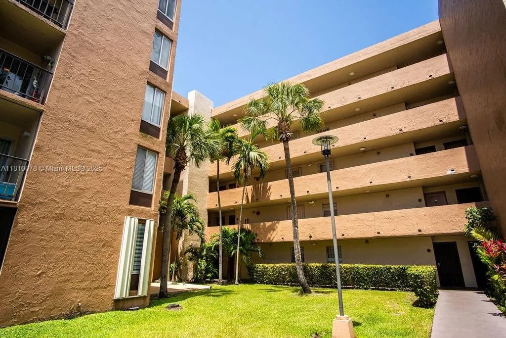 9110 Fontainebleau Blvd # 502, Miami, FL 33172