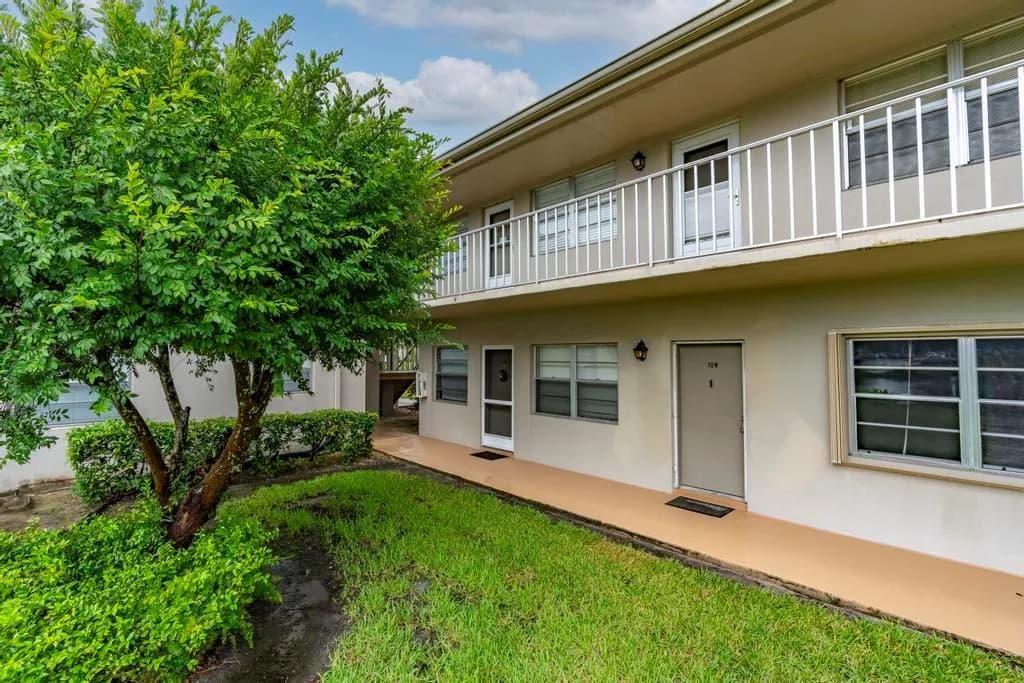 3 Lake Vista Trail # 203, Port St. Lucie FL 34952