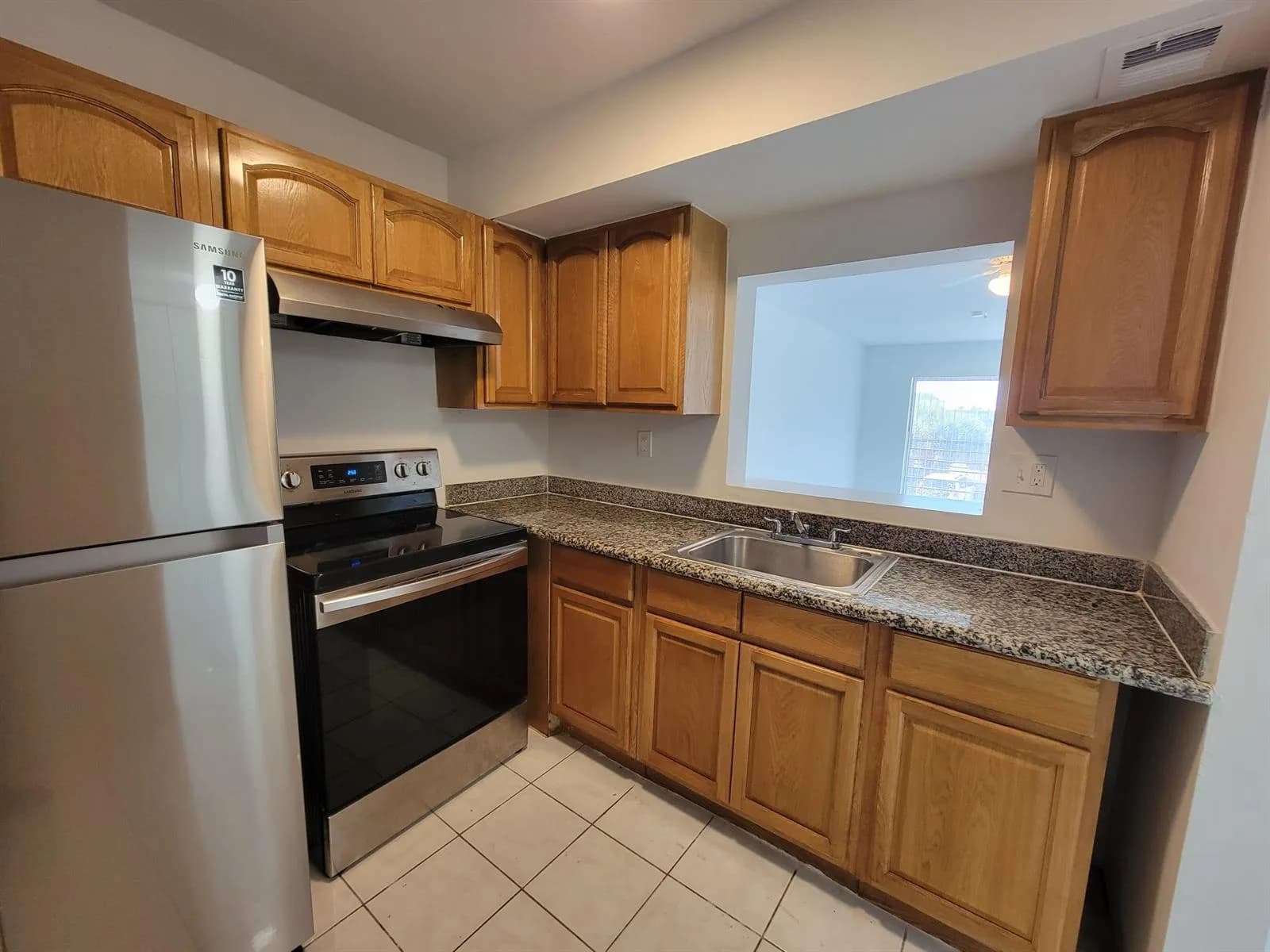 3700 NW 21st Street # 203, Lauderdale Lakes, FL 33311