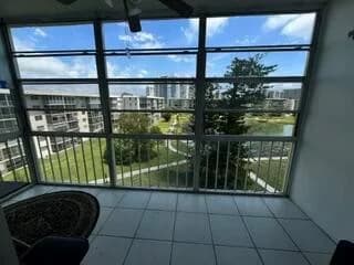 2903 Point East Drive # K604, Aventura, FL 33160