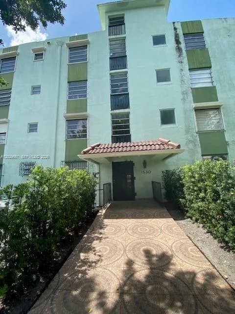 1530 SW 2nd Street # 101, Miami, FL 33125