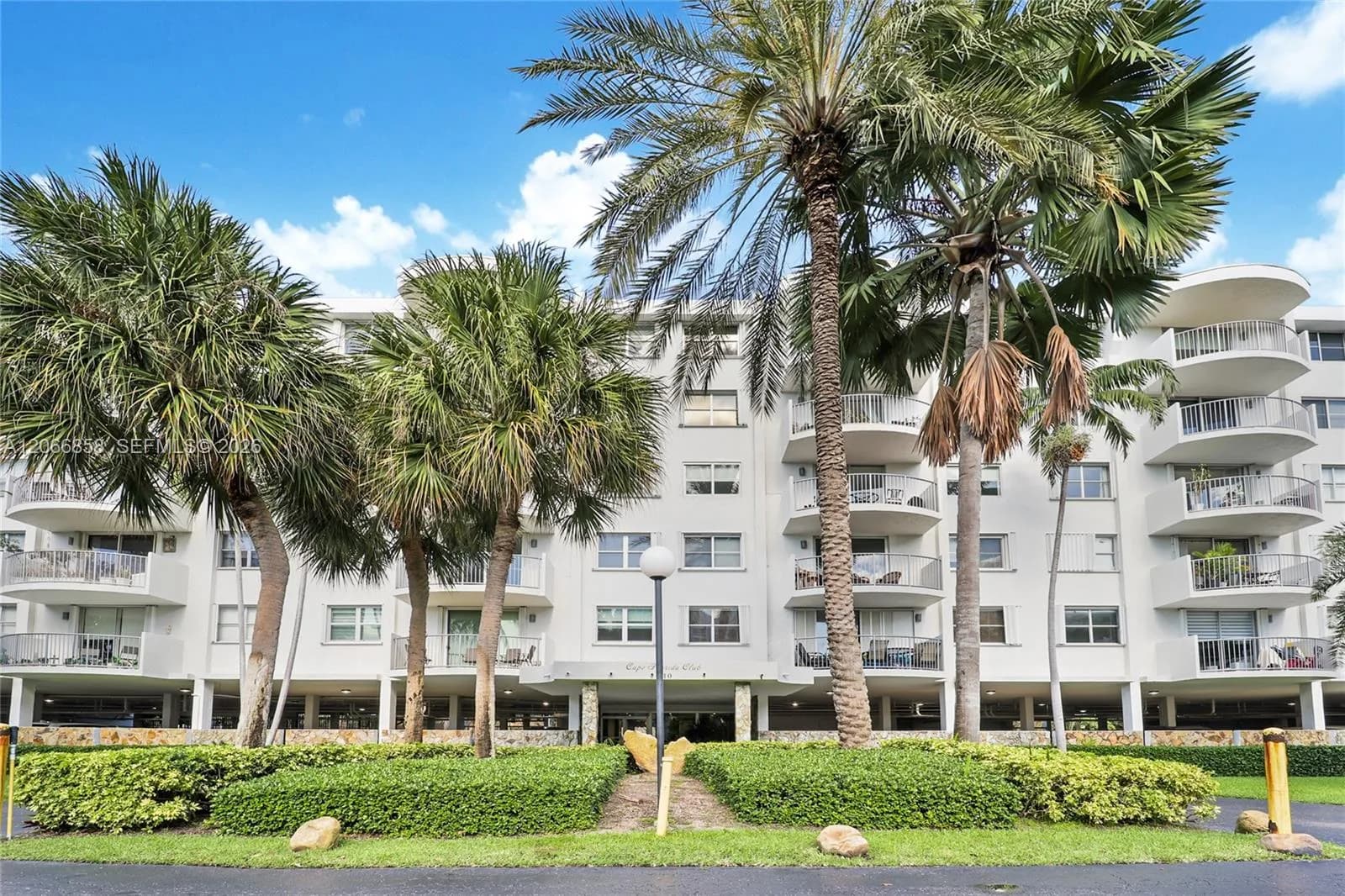 210 Sea View Dr # 409, Key Biscayne, FL 33149