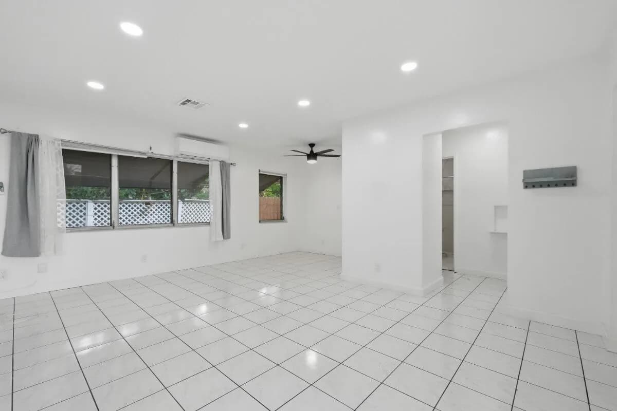 1201 N VICTORIA PARK Road # 1203, Fort Lauderdale, FL 33304