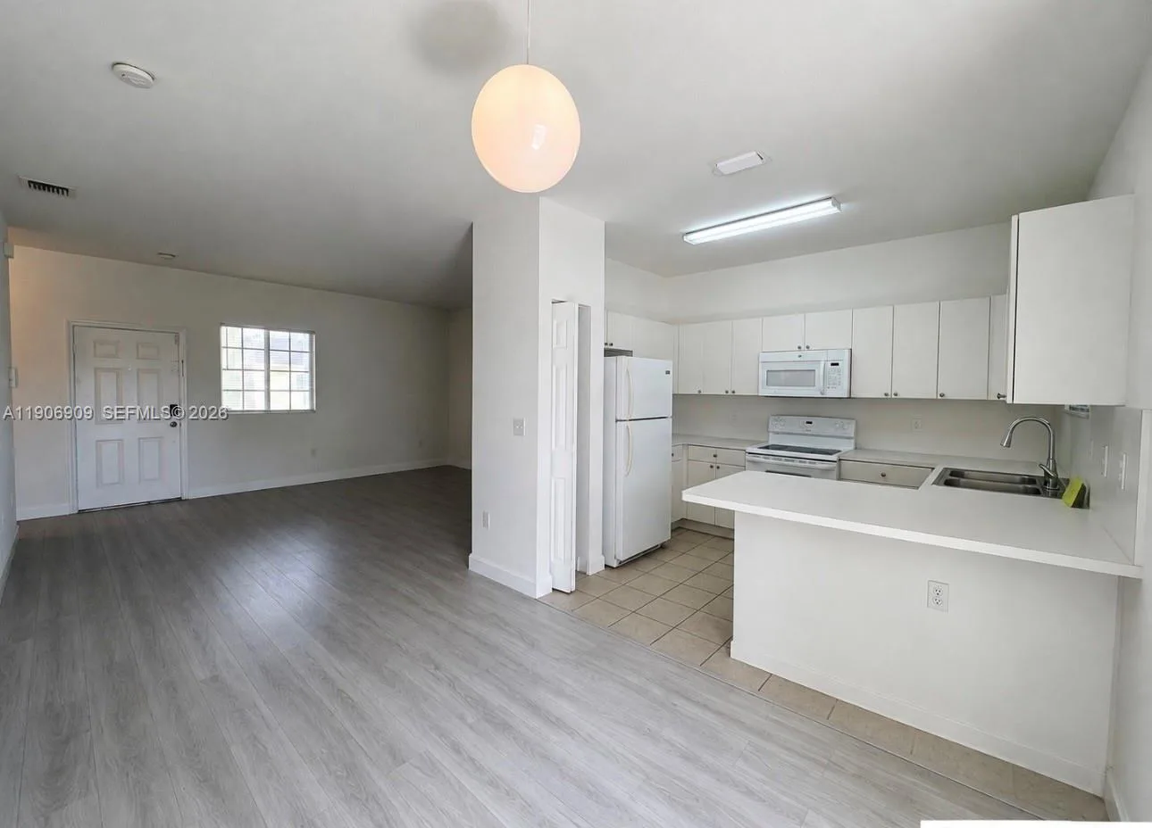 2590 NE 3rd Dr # 203, Homestead, FL 33033