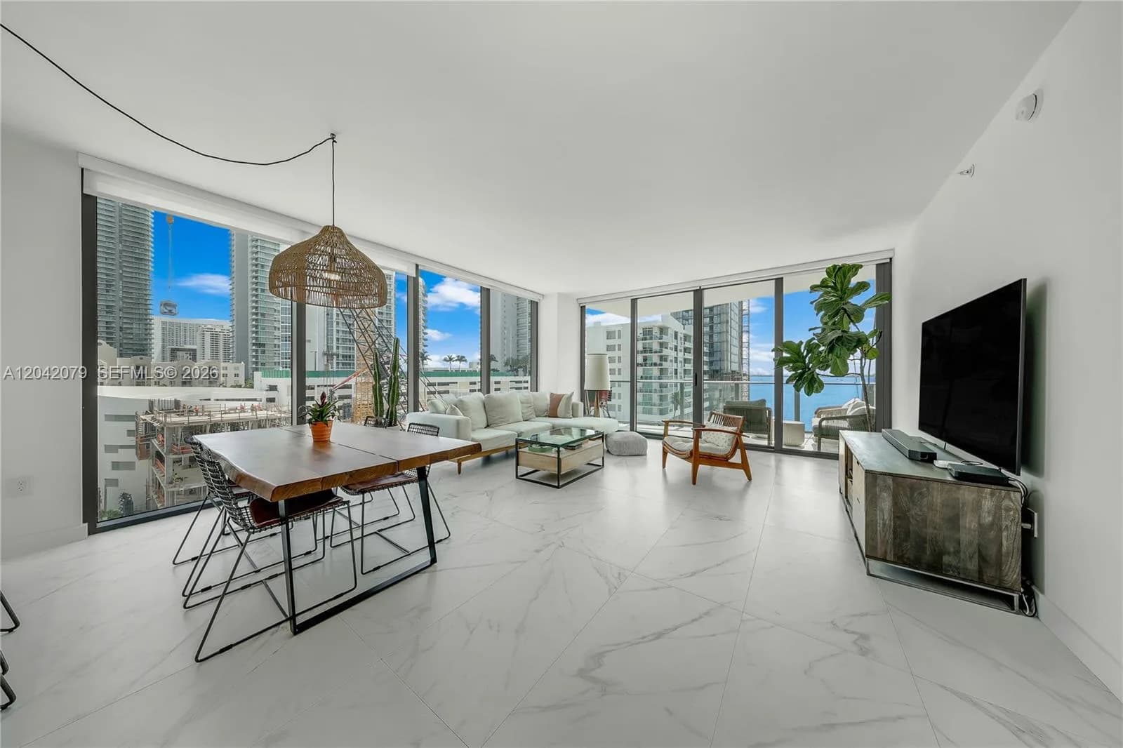 460 NE 28th St # 701, Miami, FL 33137