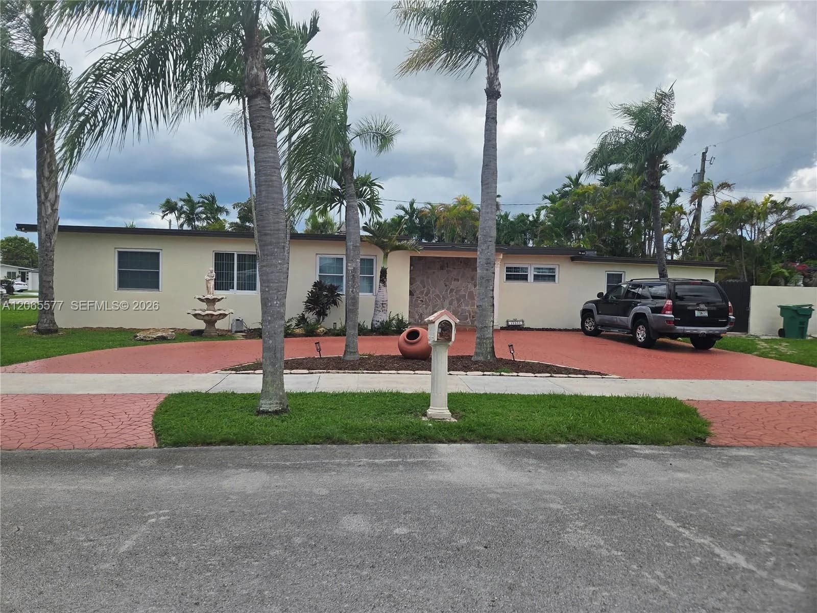 10500 SW 30th St, Miami, FL 33165