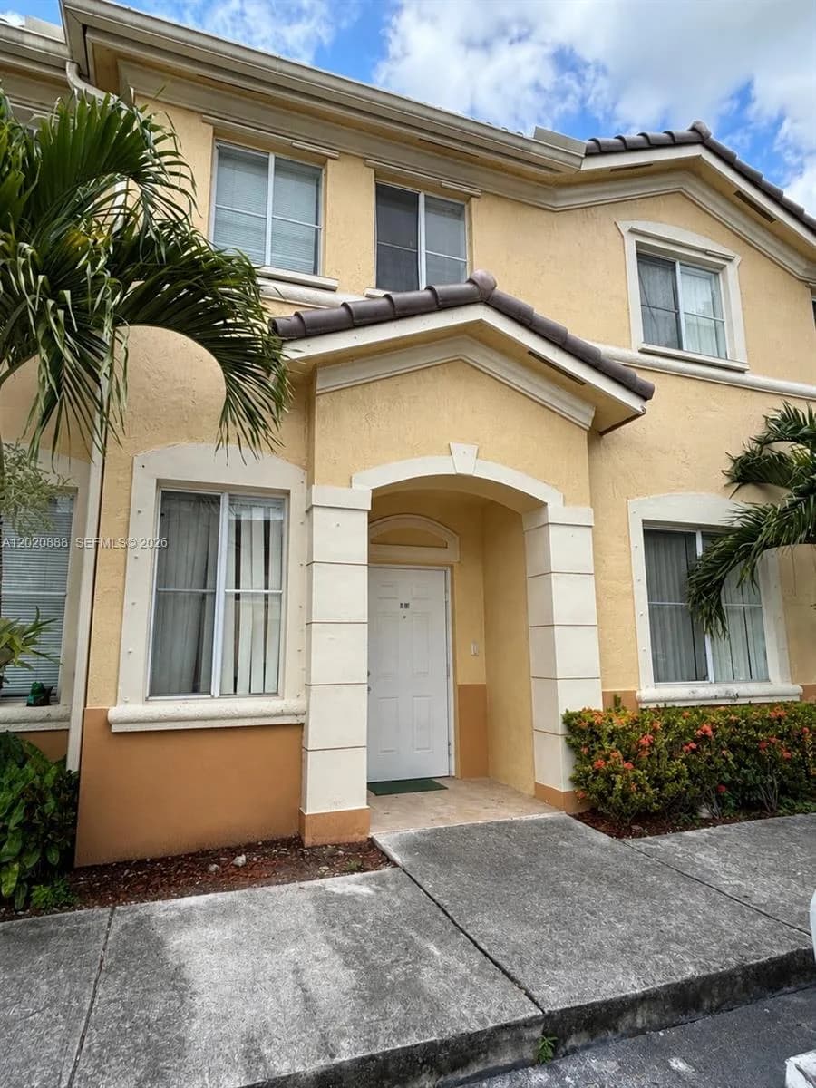 6920 NW 177th St # Q101, Hialeah FL 33015