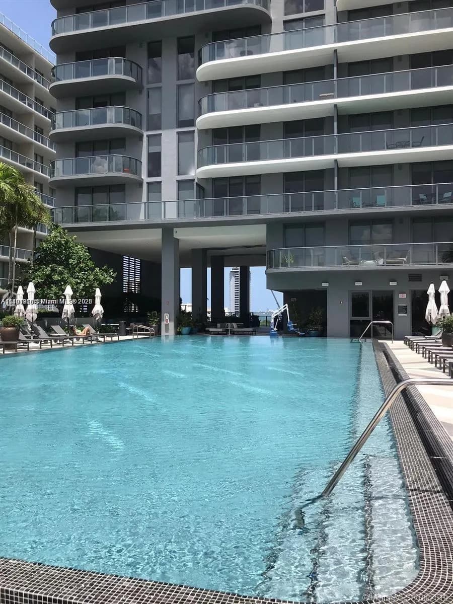 121 NE 34 St # 2215, Miami, FL 33137