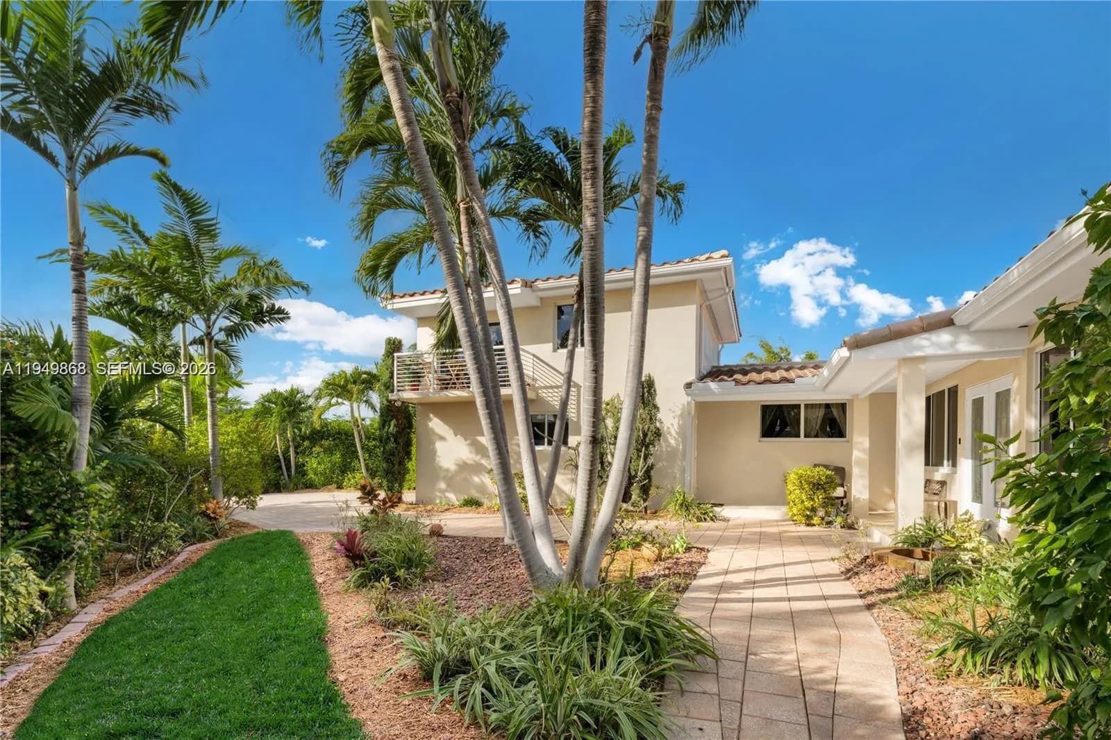 1155 S Biscayne Point Rd, Miami Beach FL 33141
