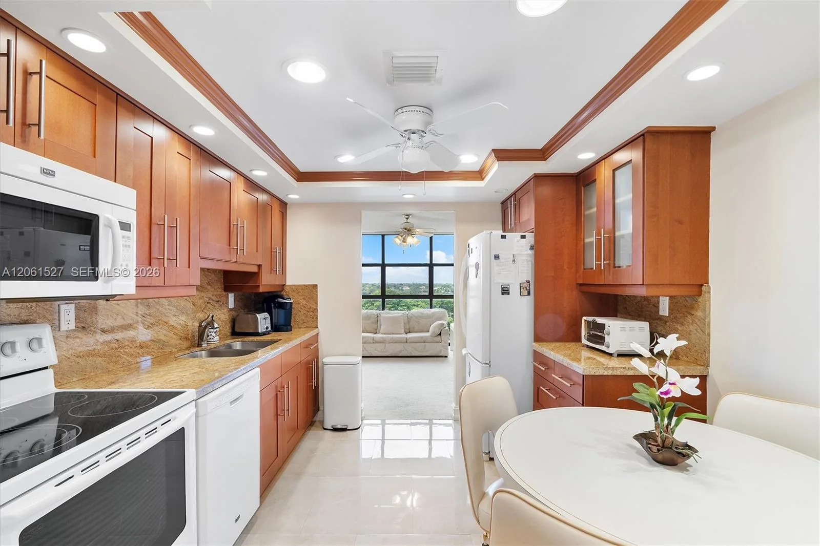 600 Parkview Dr # 709, Hallandale Beach FL 33009