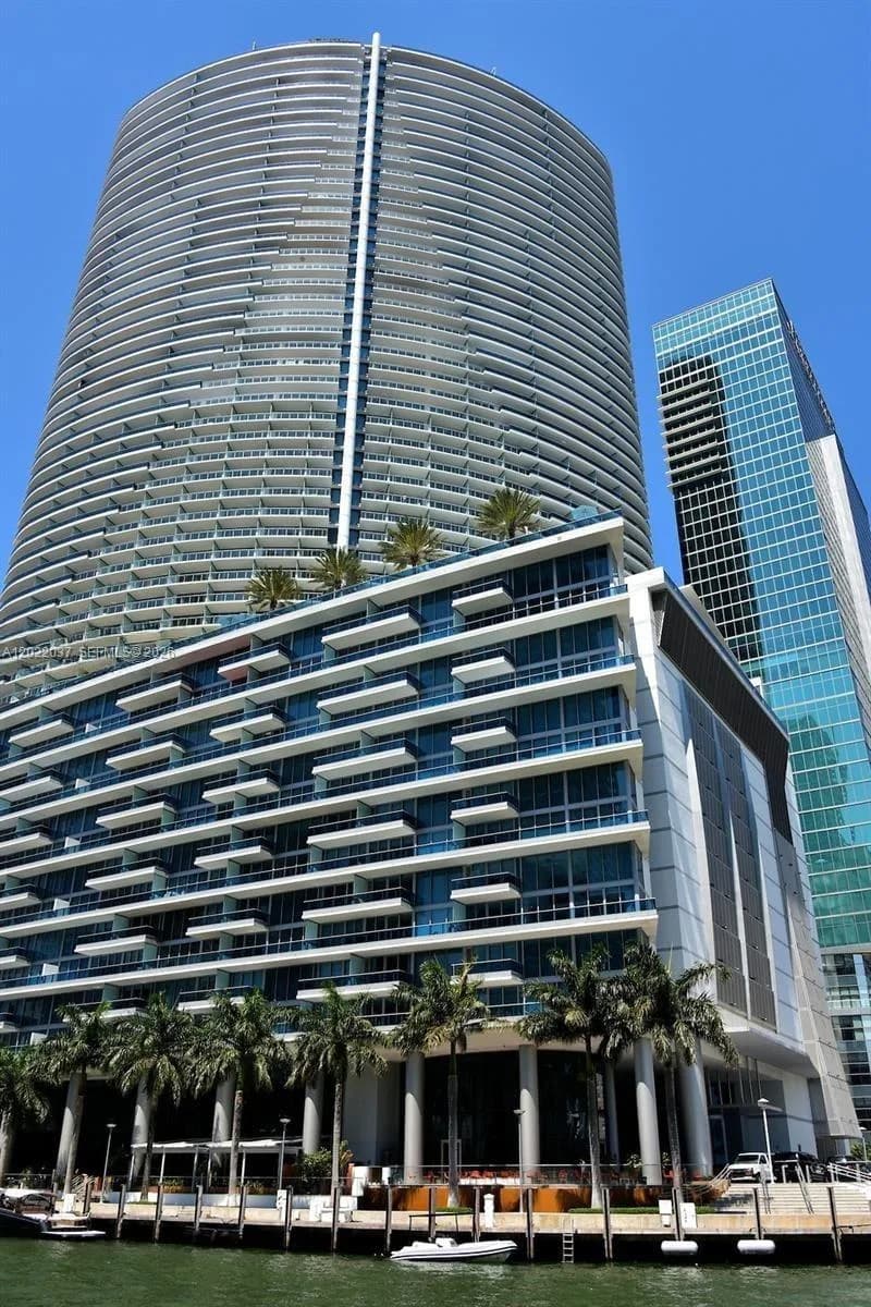 200 Biscayne Boulevard Way # 3911, Miami, FL 33131