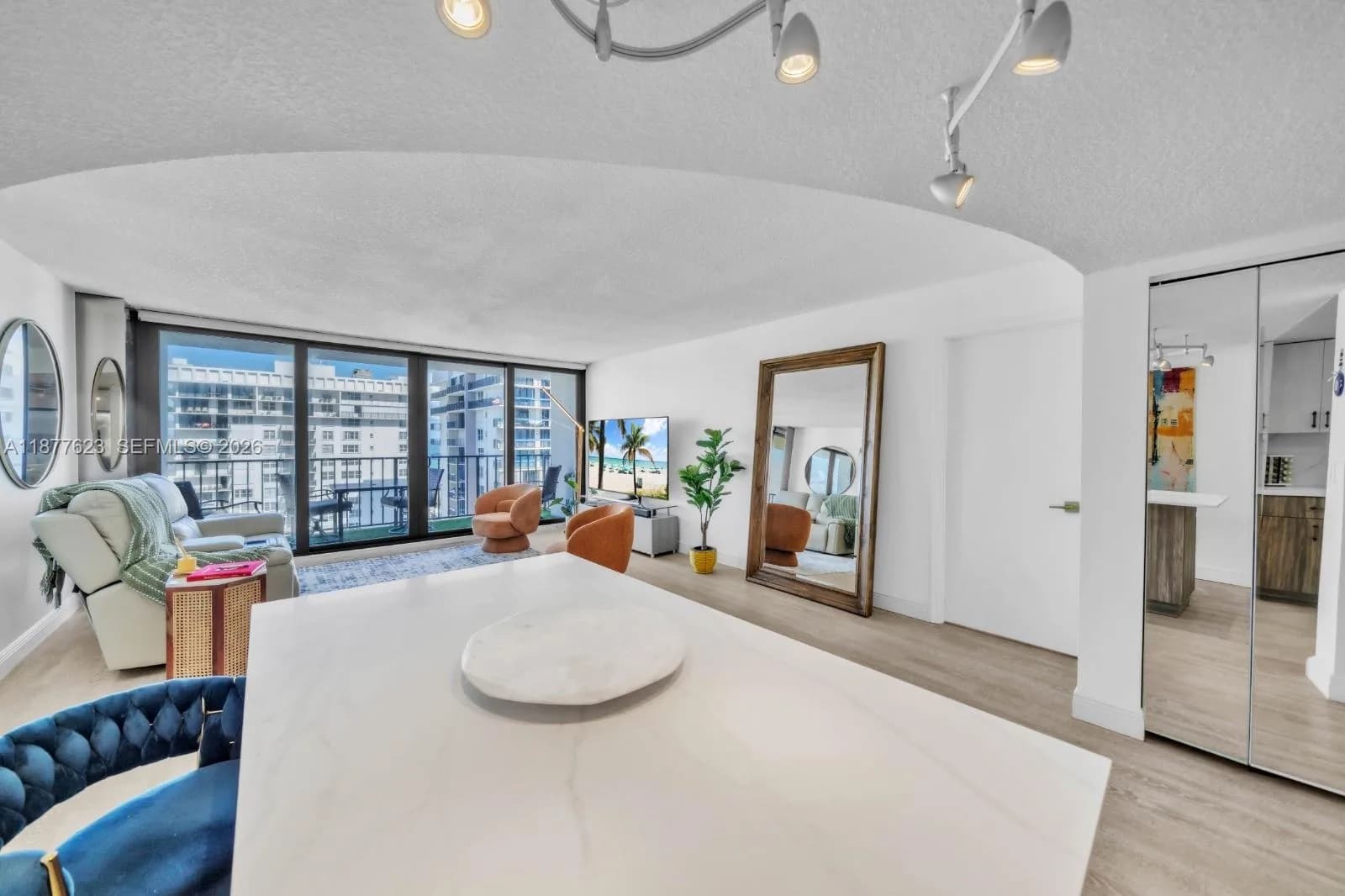 2401 S Ocean Dr # 2504, Hollywood FL 33019