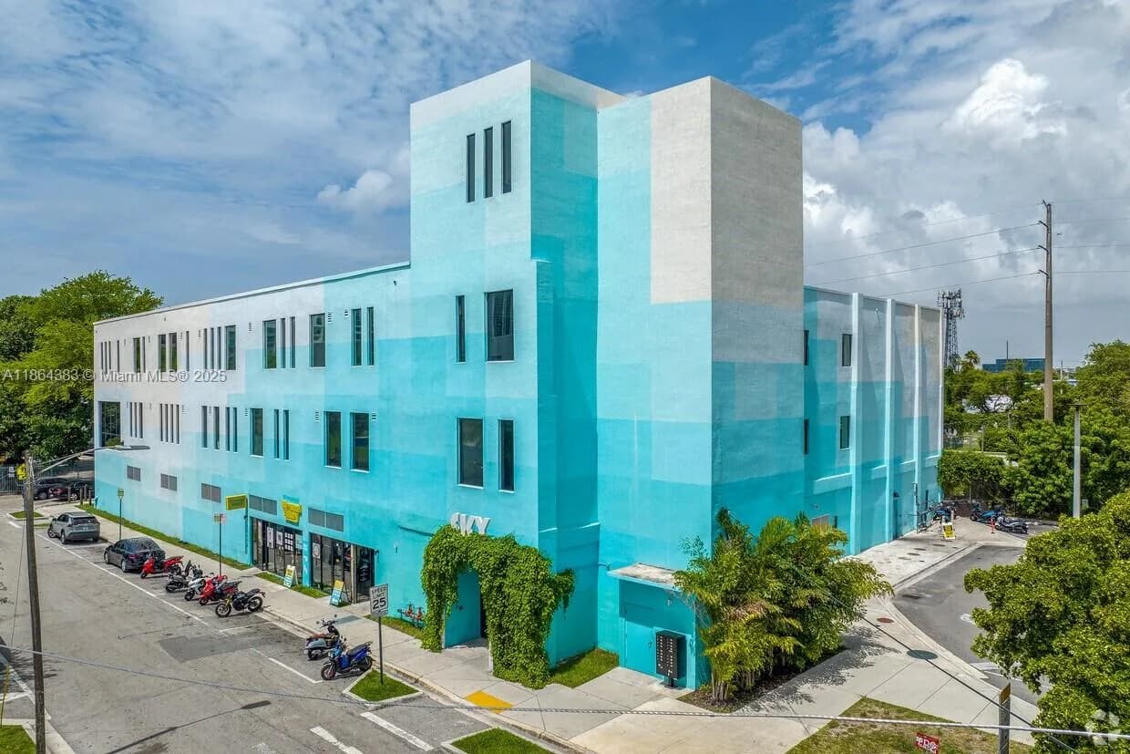 1900 NE Miami Ct, Miami FL 33132
