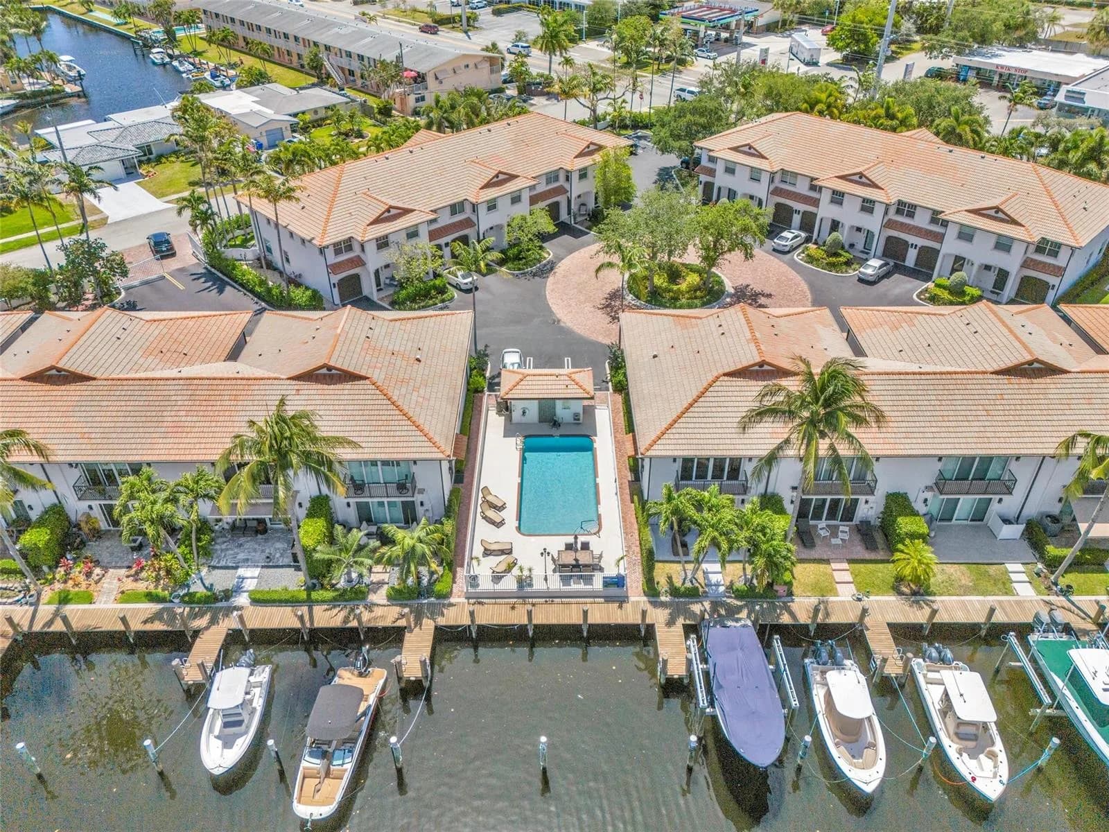 1327 SE 3rd Avenue, Pompano Beach FL 33060