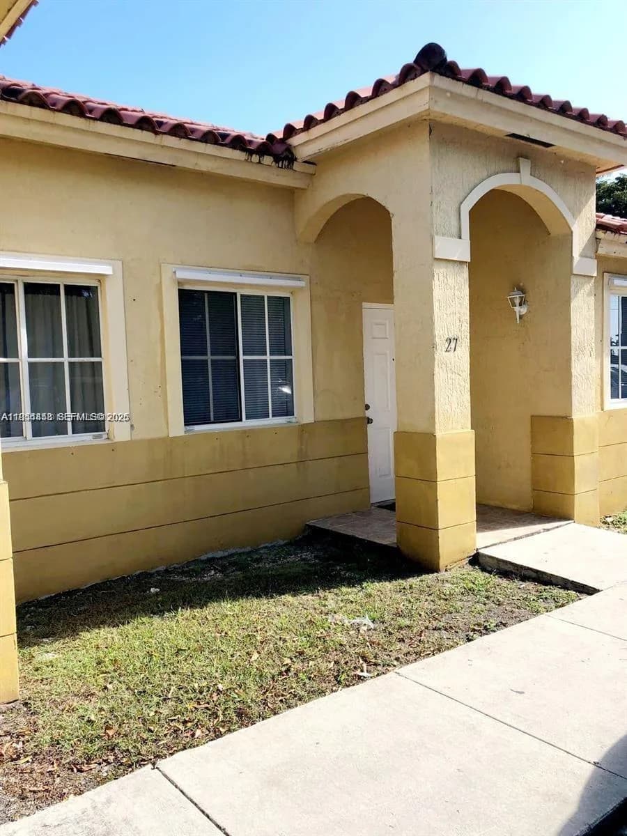 27 NE 13th Ave # 4, Homestead, FL 33033