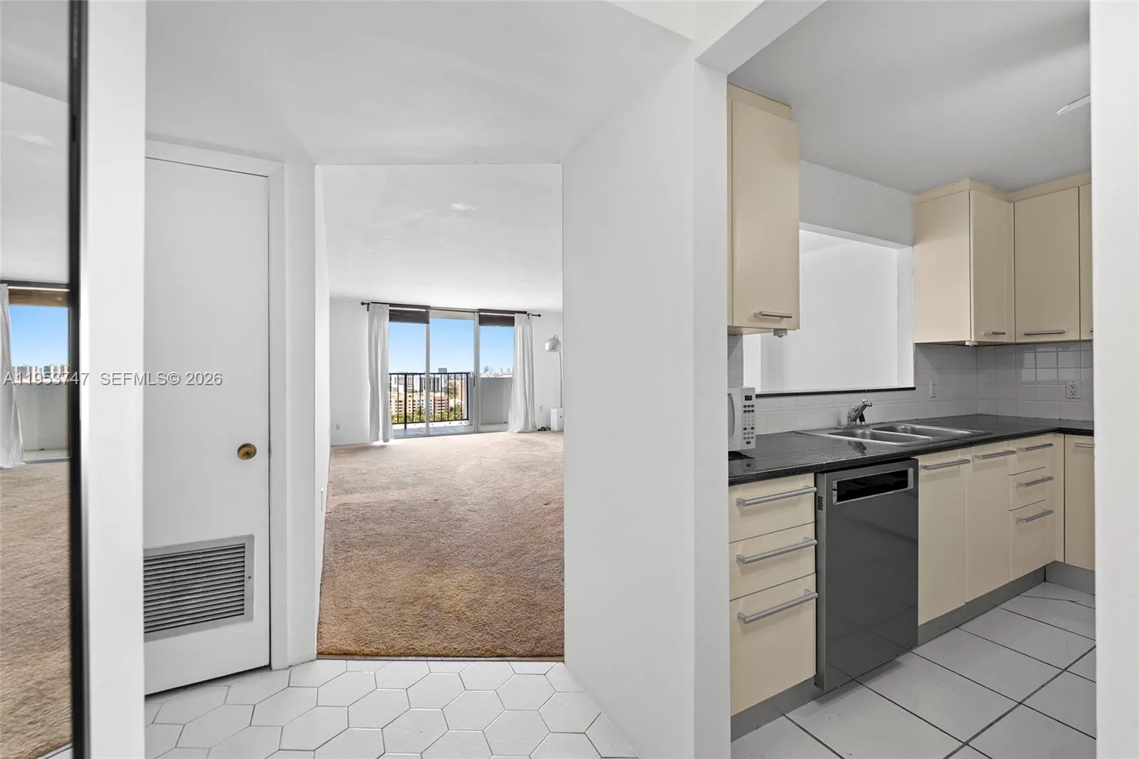 2780 NE 183rd St # 1911, Aventura FL 33160