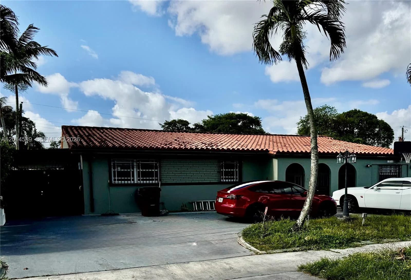1314 W 77th St, Hialeah, FL 33014