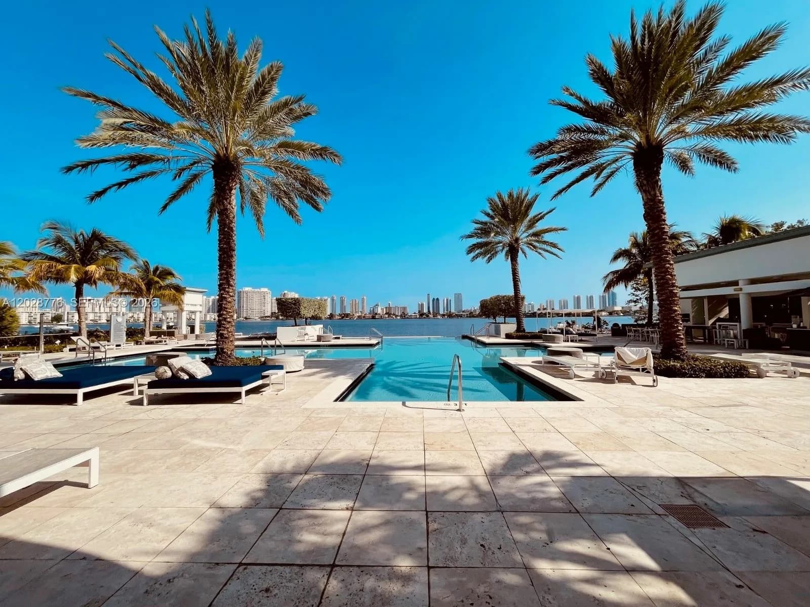 17111 Biscayne Blvd # 208, North Miami Beach FL 33160
