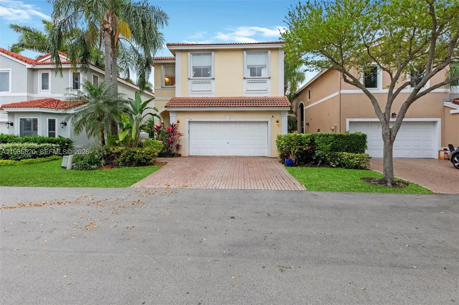 1104 Redwood St, Hollywood FL 33019