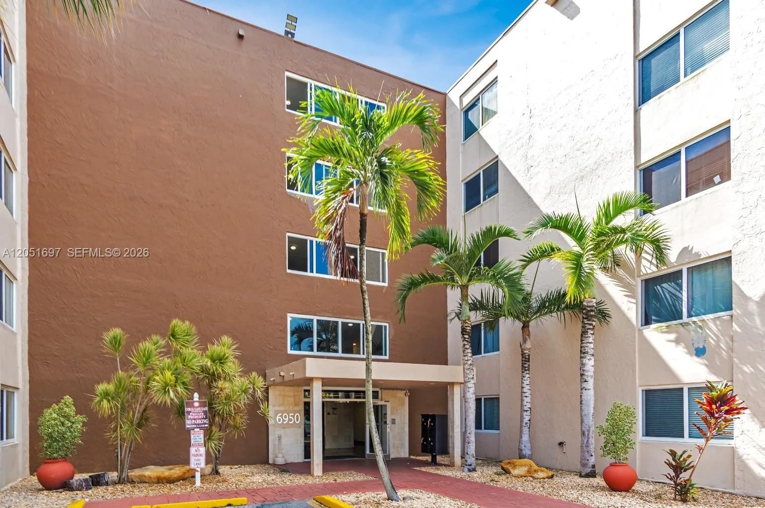 6950 Miami Gardens Dr # 2-501, Hialeah FL 33015