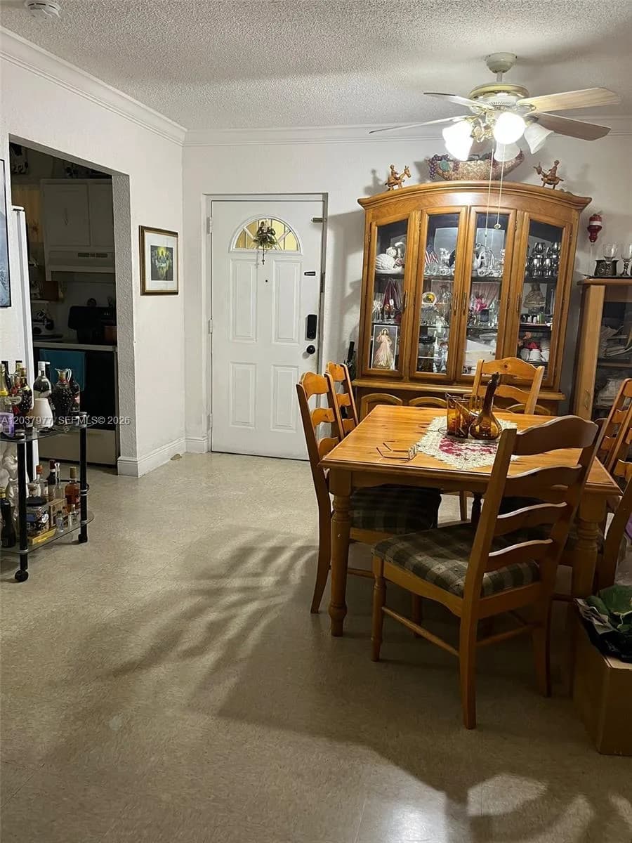 525 W 69th St # 207, Hialeah FL 33014