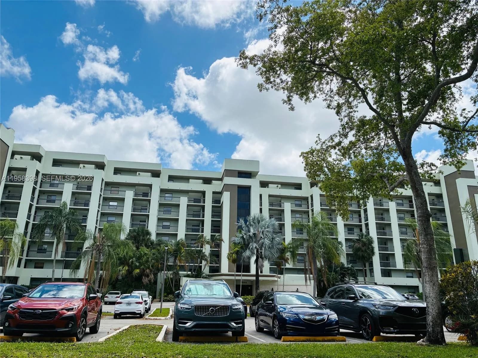 7050 NW 44th St # 708, Lauderhill FL 33319
