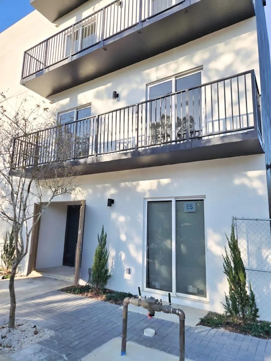 8106 NE 1st Ave # 8, Miami, FL 33138