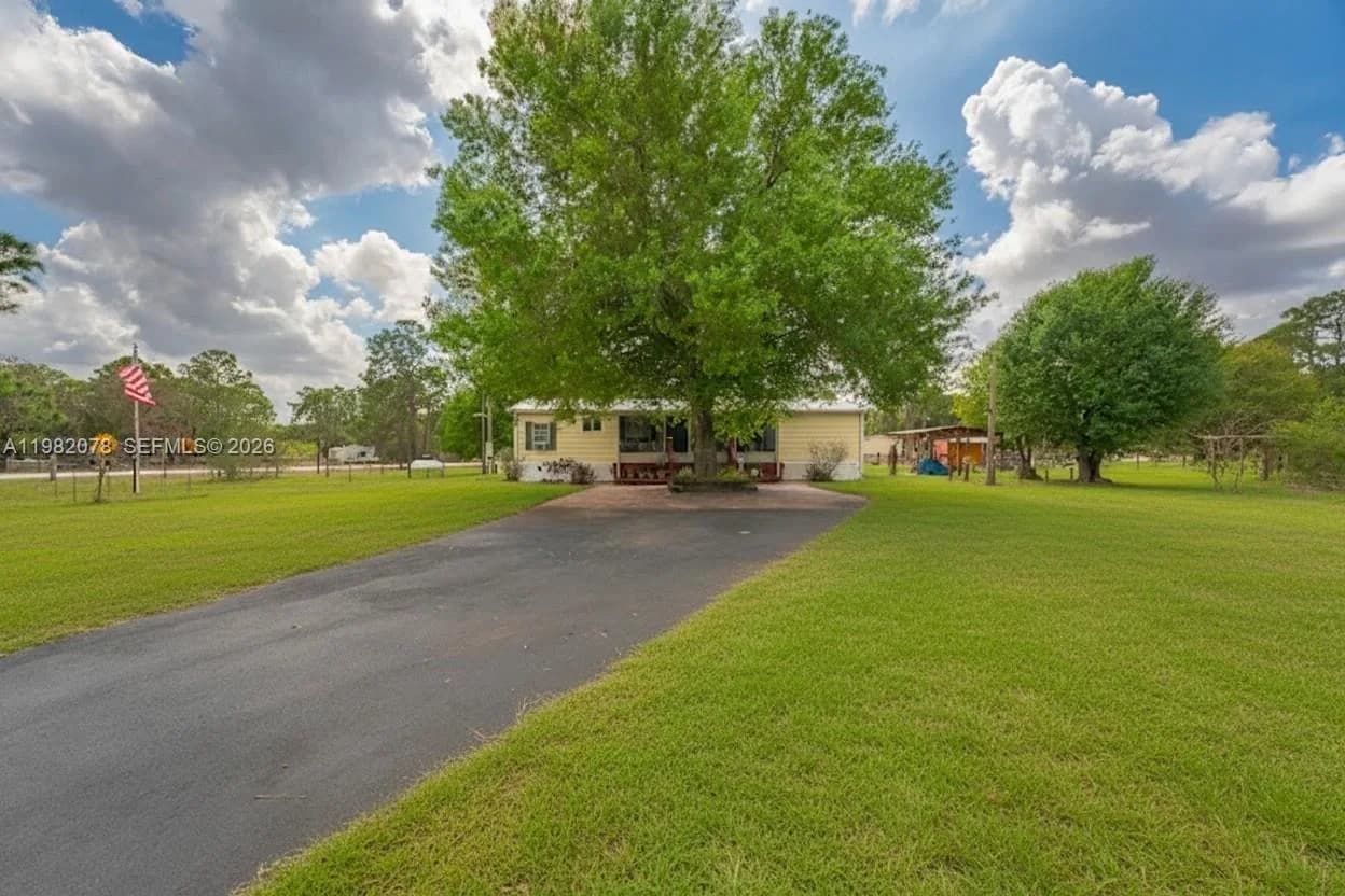 1700 Tampa Ave, Clewiston FL 33440