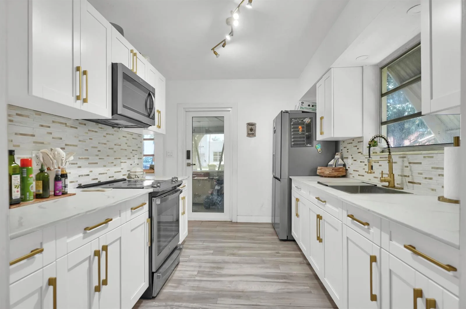 27 NE 18th Street, Homestead FL 33030