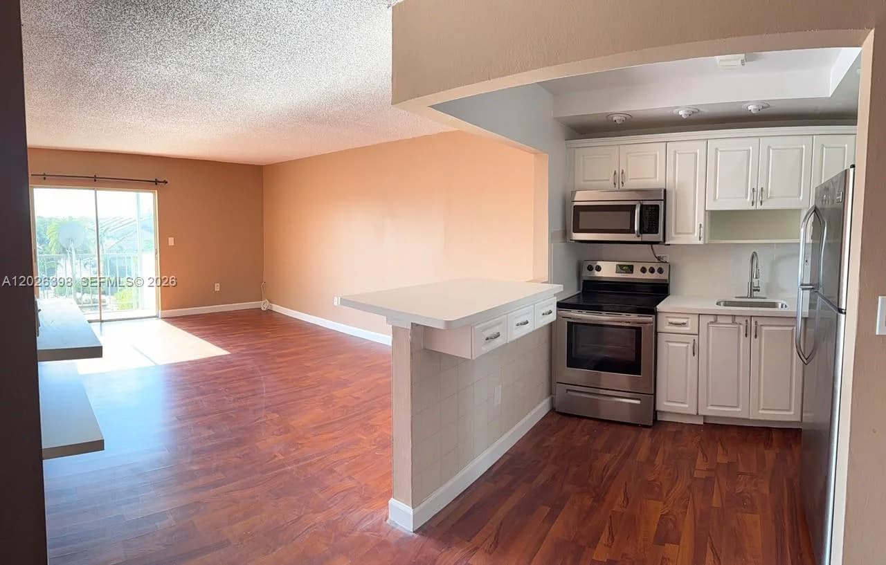 8950 NE 8th Ave # 405, Miami, FL 33138