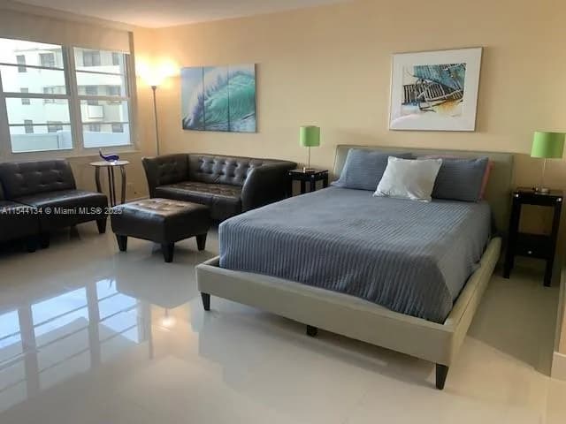 100 Lincoln Rd # 819, Miami Beach, FL 33139