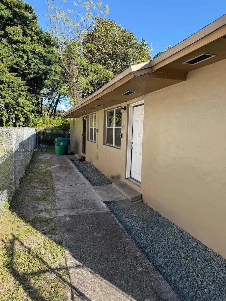 6745 NW 4th Ct, Miami FL 33150