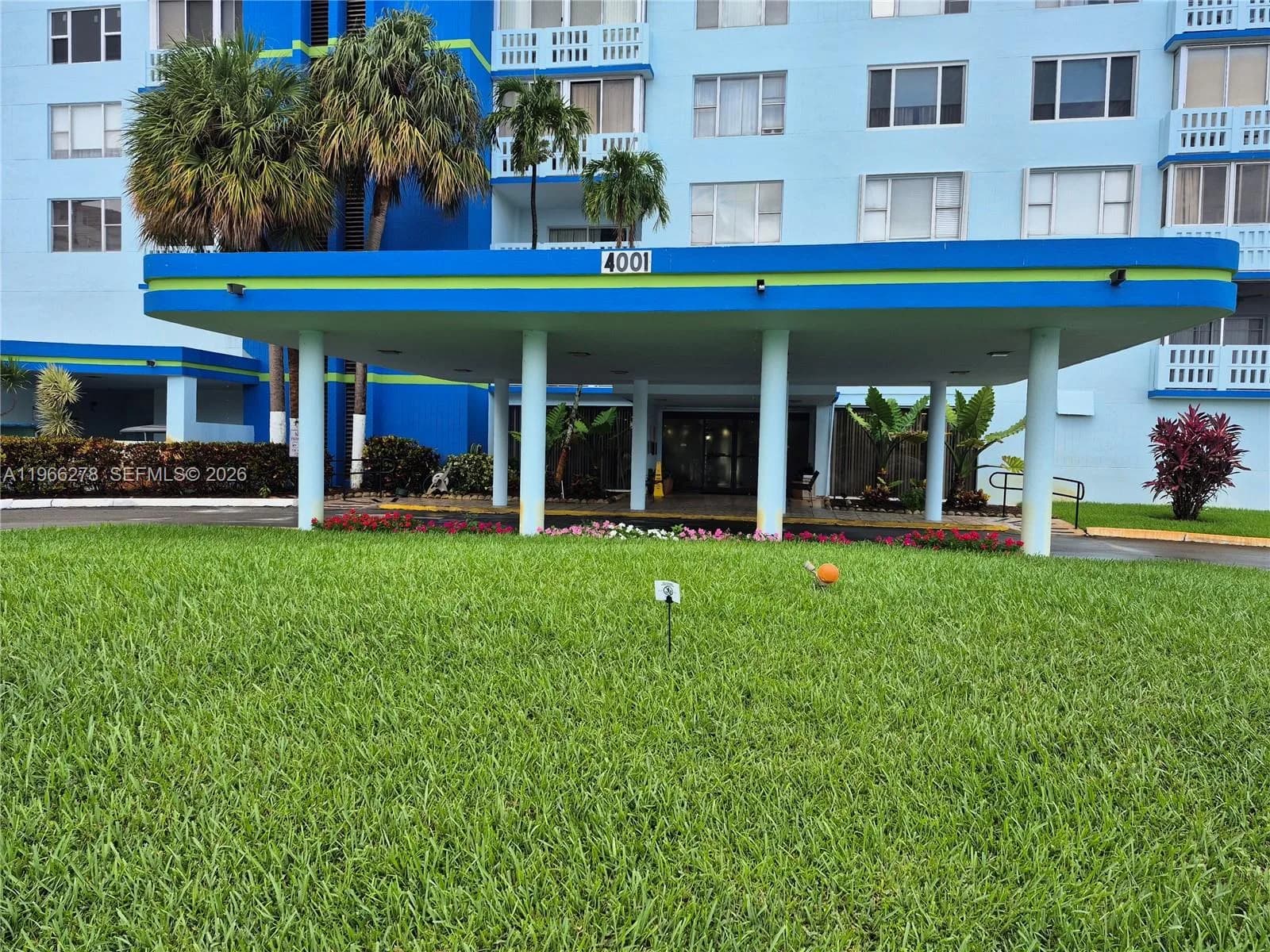 4001 Hillcrest Dr # 416, Hollywood, FL 33021