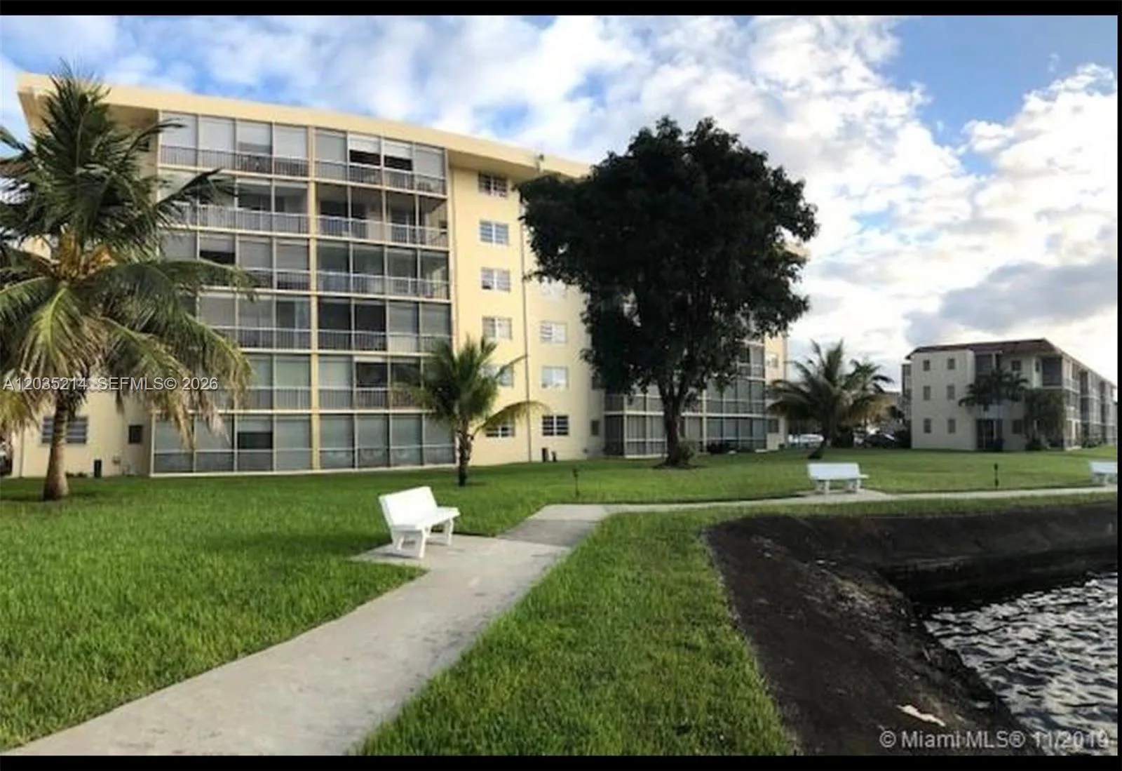 2999 Point East Dr # C301, Aventura, FL 33160