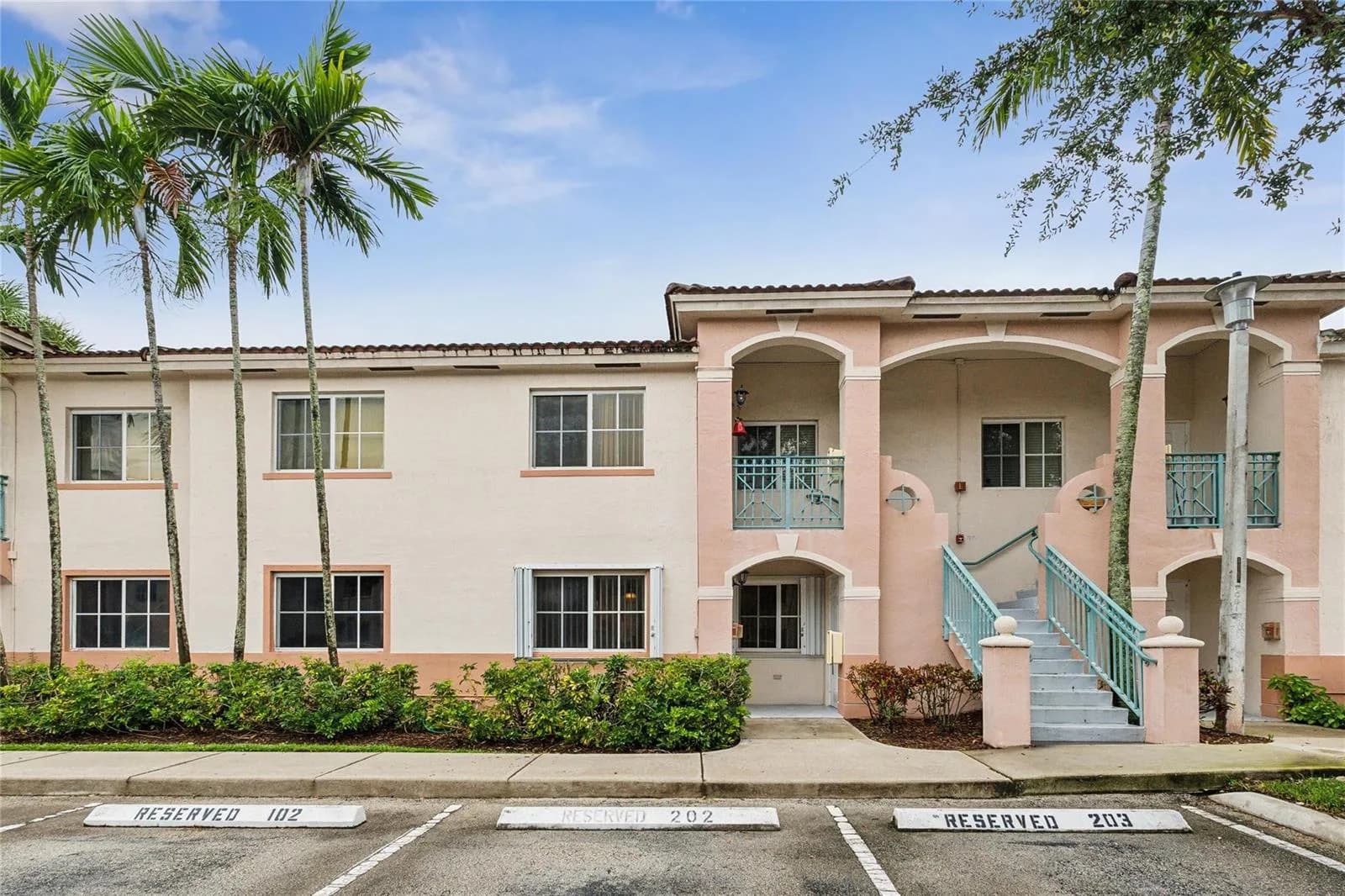 2173 NW 78th Avenue, Pembroke Pines, FL 33024