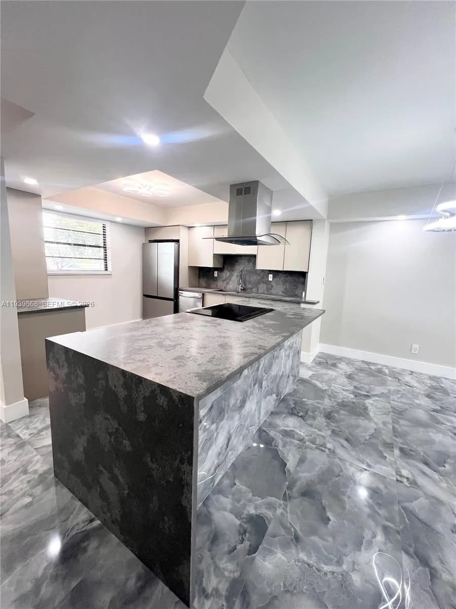 4930 E Sabal Palm Blvd # 206, Tamarac FL 33319