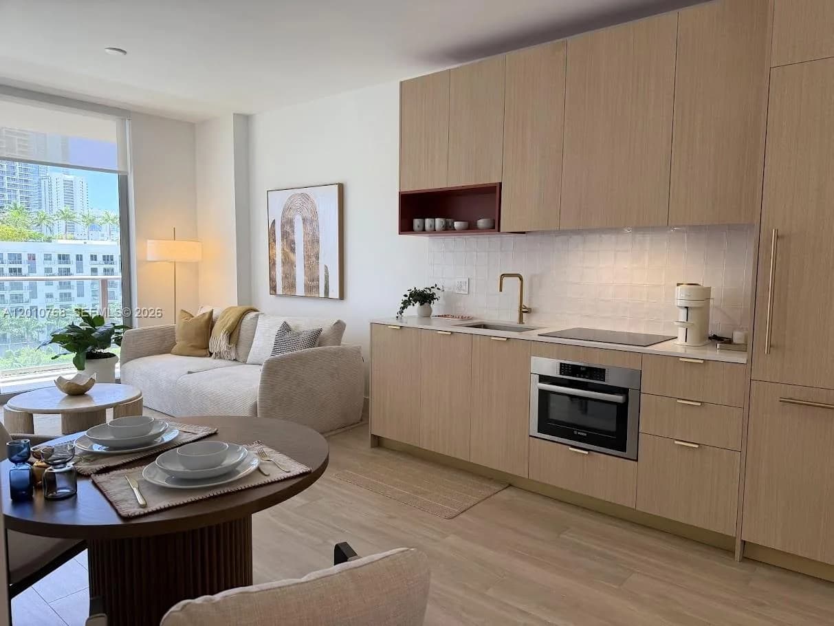 90 NE 32 # 803, Miami, FL 33137