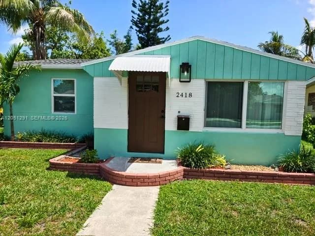 2418 Scott St, Hollywood, FL 33020