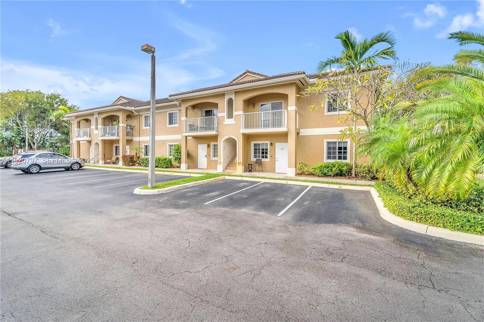 4950 Washington St # 1, Hollywood, FL 33021