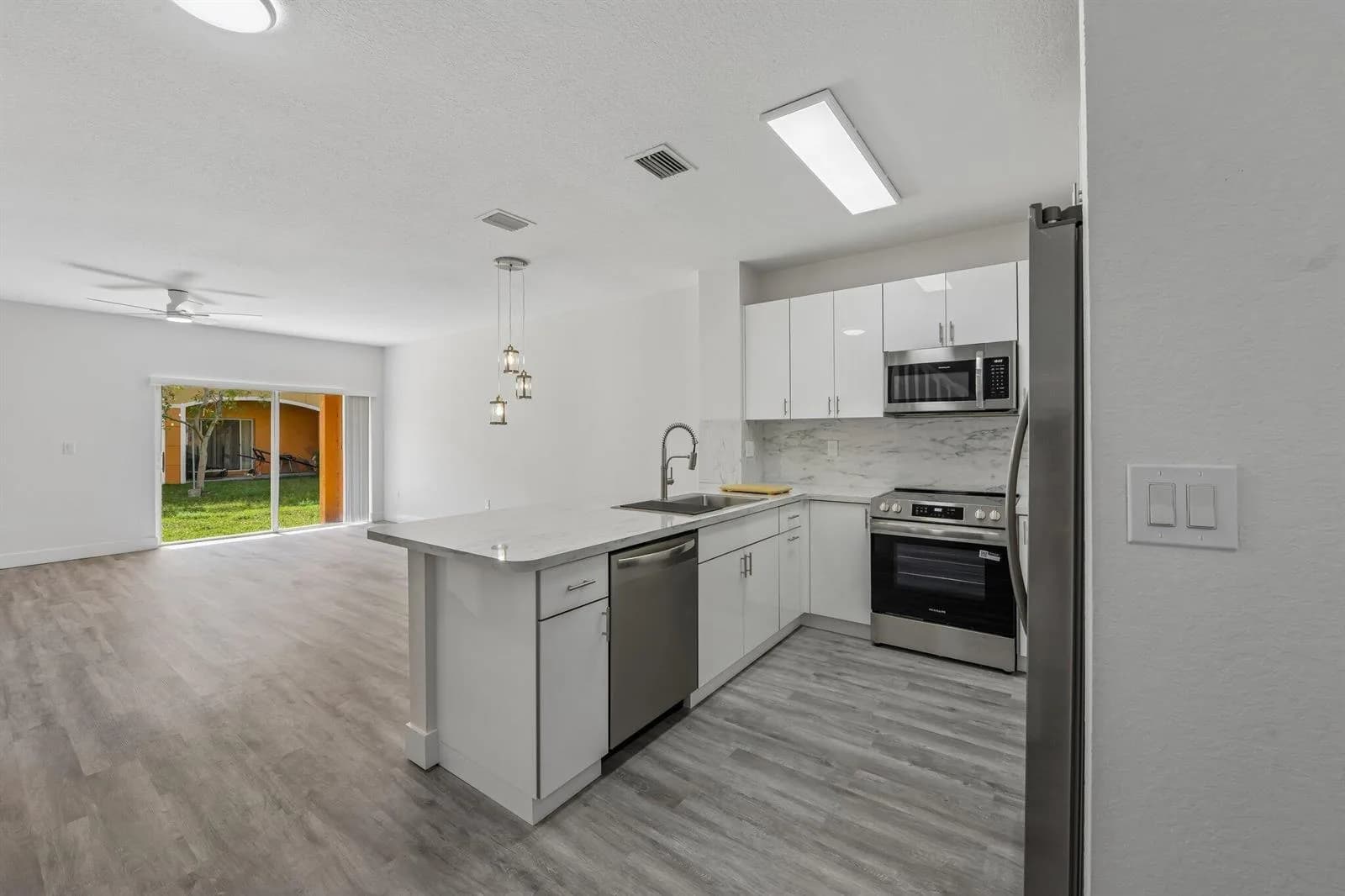 560 St Tropez Lane, Margate FL 33068