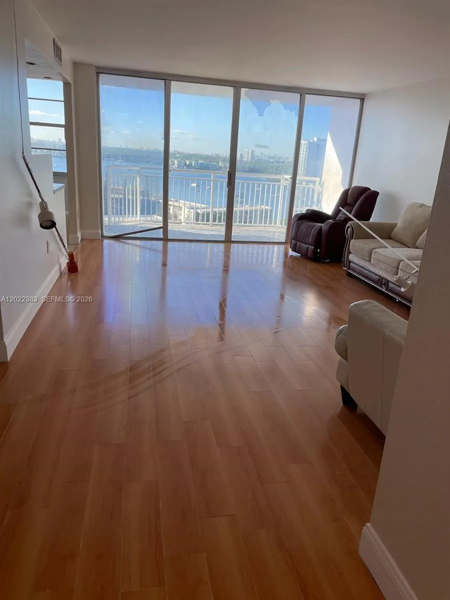 18021 Biscayne Blvd # 1701/2, Aventura FL 33160