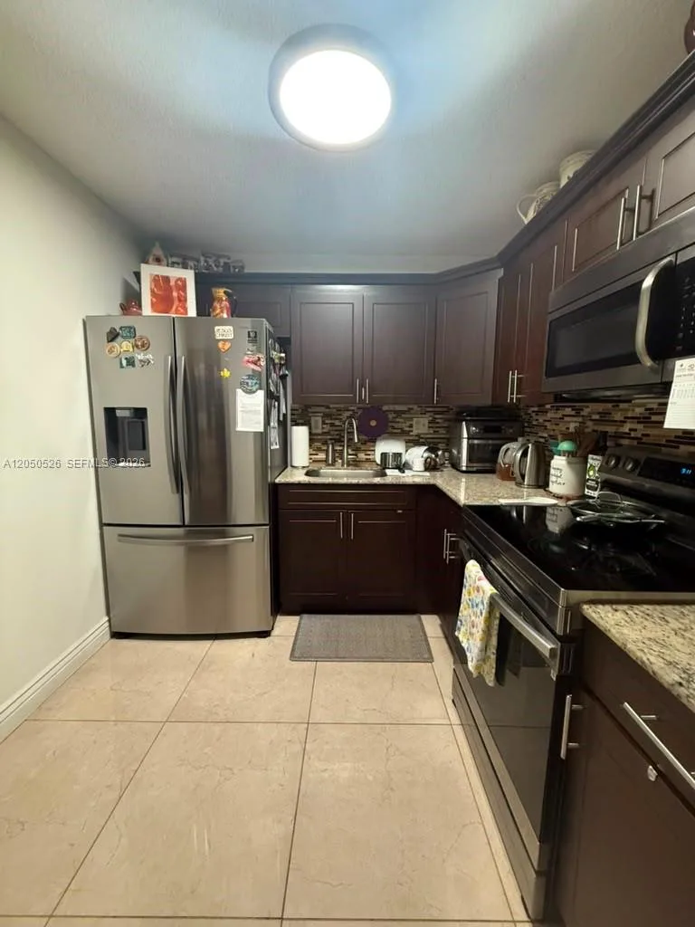9405 W Flagler St # 212D, Miami, FL 33174