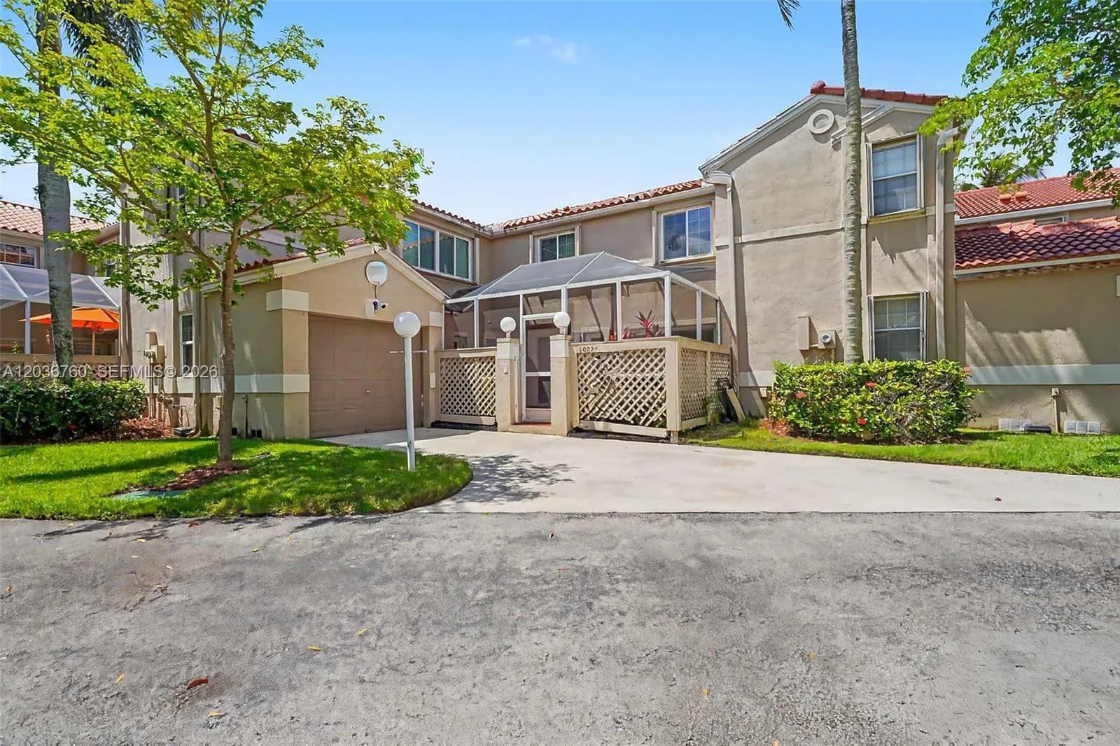 10994 Neptune Dr, Cooper City, FL 33026